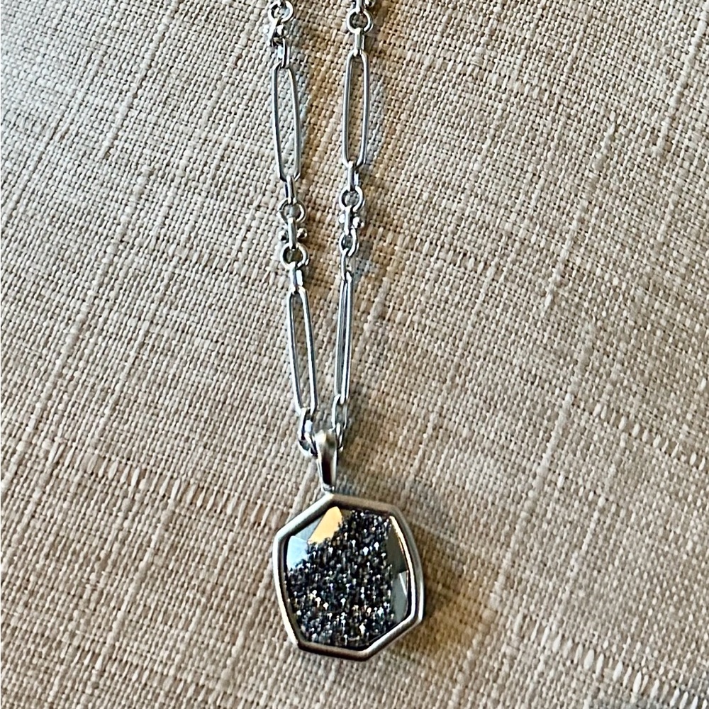Kendra Scott Elegant Silver Pendant Necklace NWT